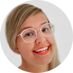 Ella Alhaisen kuva, joka on yrityksen toinen omistaja ja auttaa hr-asiantuntijana yrityksen asioissa.